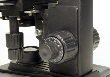 Mikroskop biologiczny Levenhuk 625